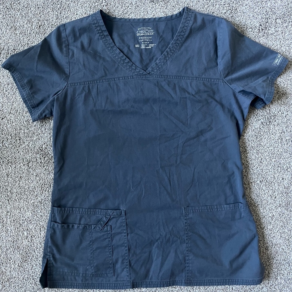 Cherokee grey size small scrub top